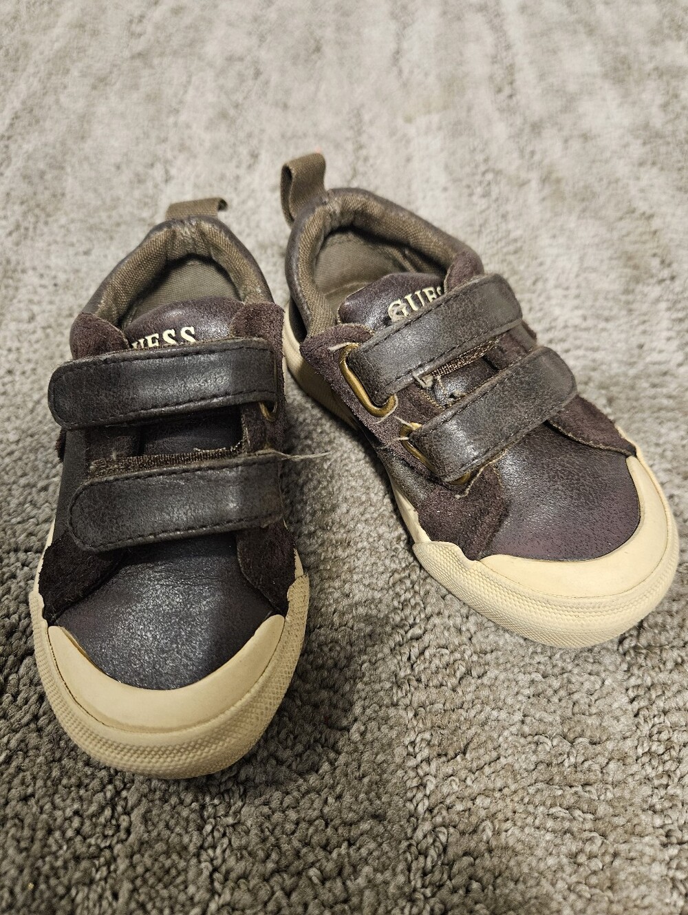 Todder GUESS brown velcro sneakers size 5c